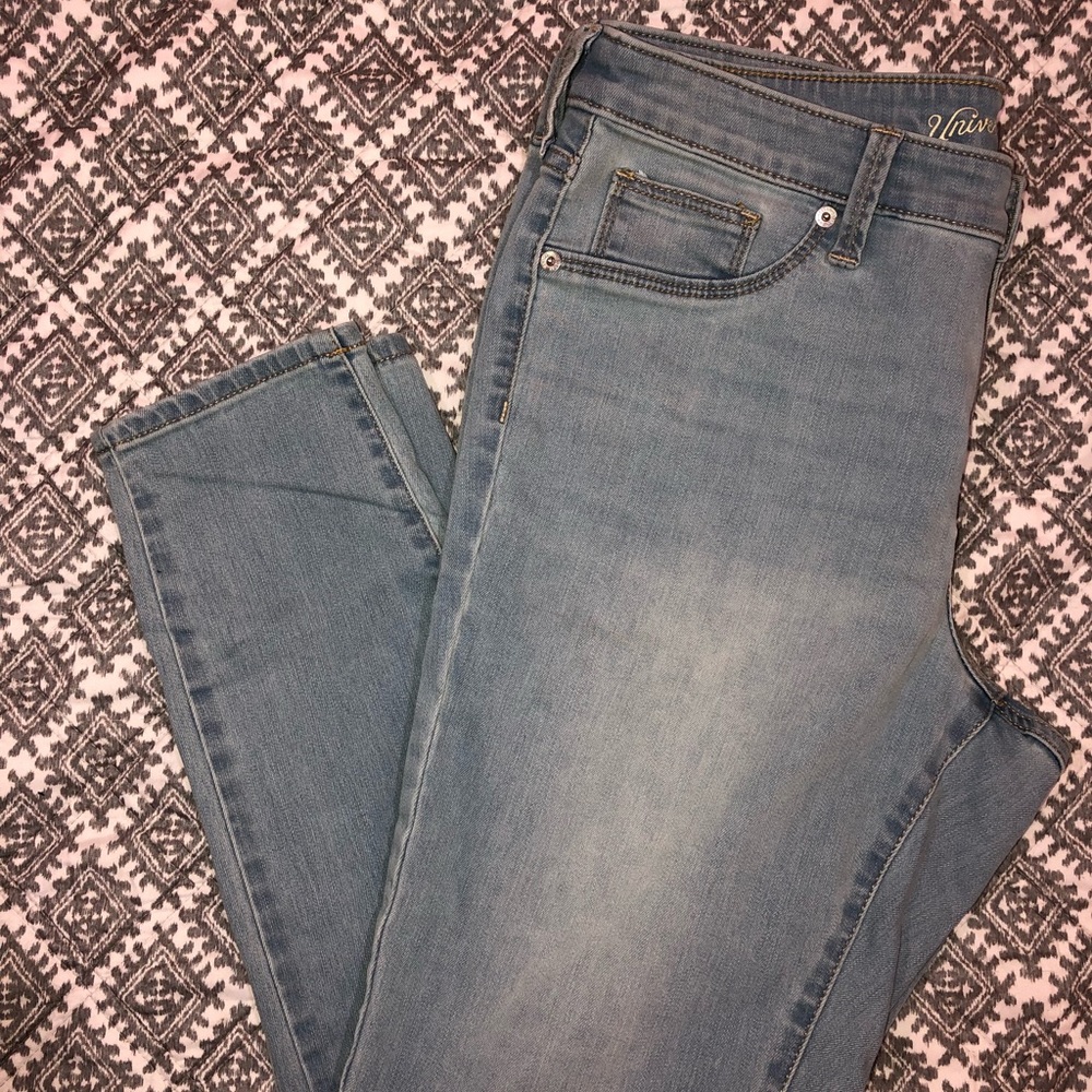 NWOT Universal Thread Jeans